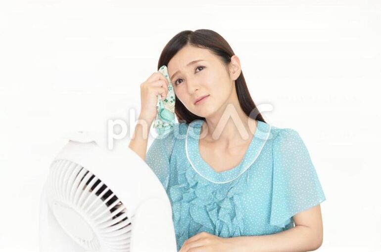 暑い　扇風機